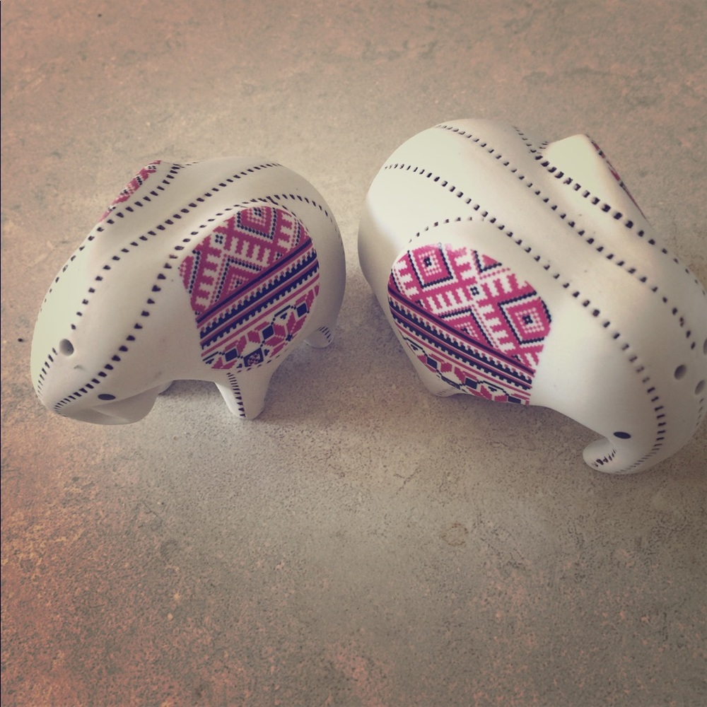 ELEPHANT SALT and PEPPER Shakers.